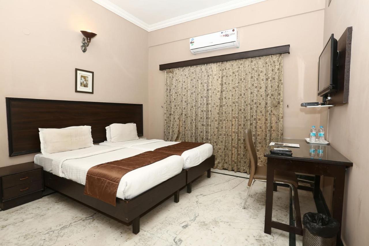 היידראבד The Down Town Hotel מראה חיצוני תמונה