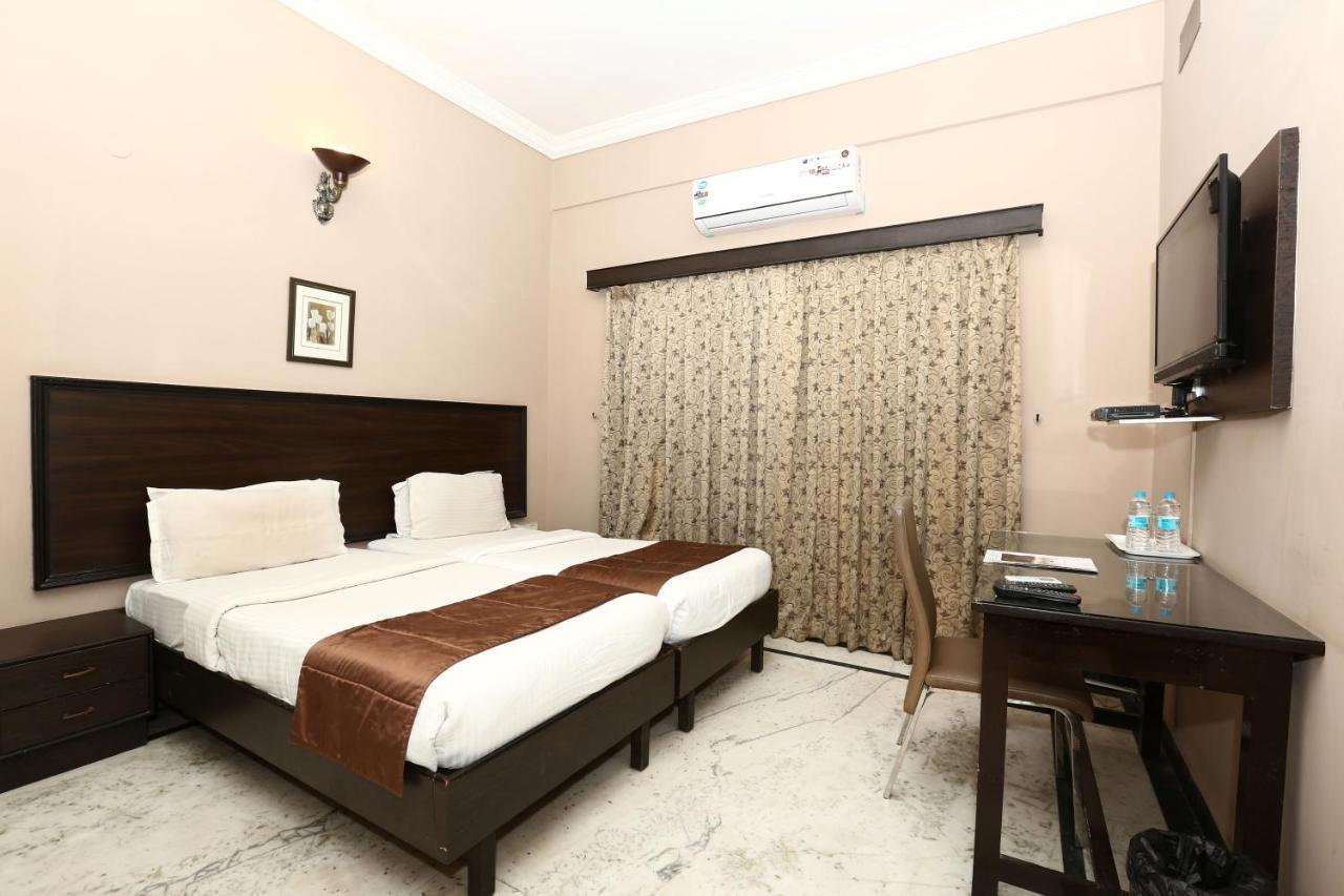 היידראבד The Down Town Hotel מראה חיצוני תמונה